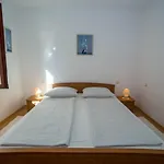With Parking Space - 6984 Apartamento Poreč